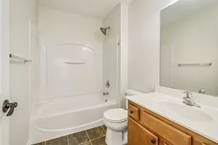 1617 Legacy Pkwy E, Maplewood, MN 55109 - Photo 17