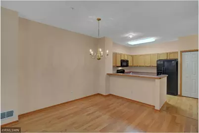 3029 Hemingway Trail N #2, Maplewood, MN 55109 - Photo 7