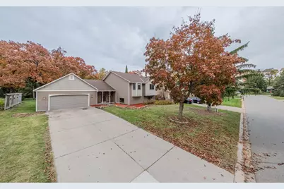 1568 Lakewood Drive N, Maplewood, MN 55119 - Photo 9