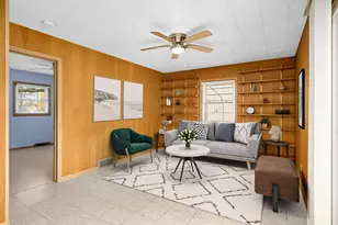 692 Grandview Ave W, Roseville, MN 55113 - Photo 3