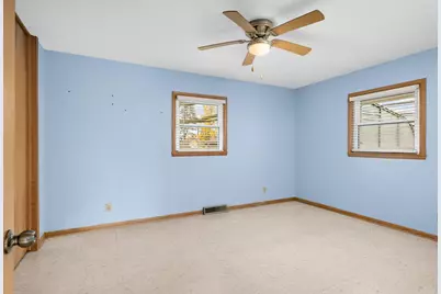 692 Grandview Avenue W, Roseville, MN 55113 - Photo 13