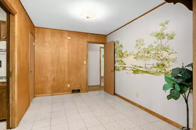 692 Grandview Avenue W, Roseville, MN 55113 - Photo 11