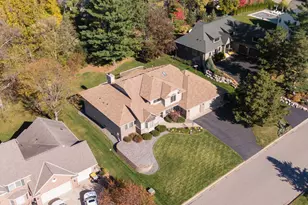 703 Wesley Ln, Mendota Heights, MN 55118 - Photo 3