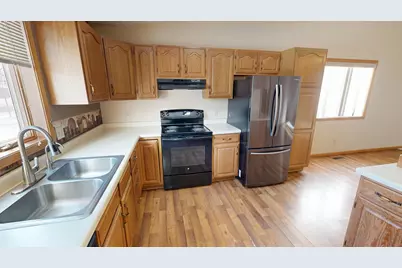 2610 9th Street SW, Willmar, MN 56201 - Photo 5