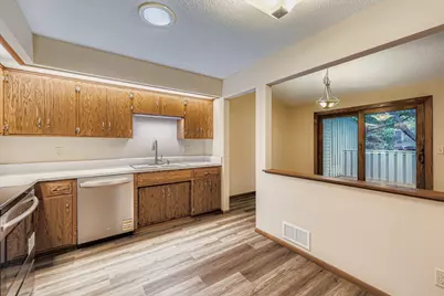 5509 Hyland Courts Drive, Bloomington, MN 55437 - Photo 3