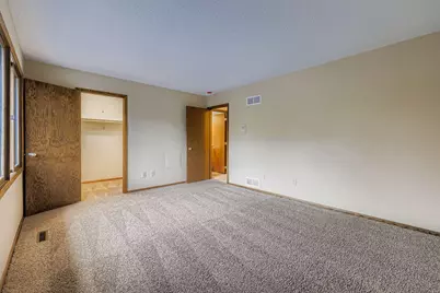 5509 Hyland Courts Drive, Bloomington, MN 55437 - Photo 13