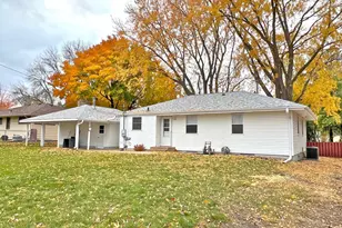 621 9th Ave NW, New Brighton, MN 55112 - Photo 1