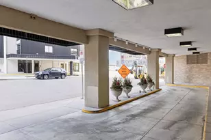 66 9th St E, Saint Paul, MN 55101 - Photo 5