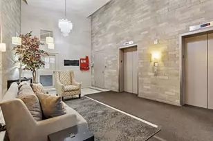 66 9th St E, Saint Paul, MN 55101 - Photo 9