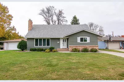 2902 3rd Street N, Fargo, ND 58102 - Photo 1