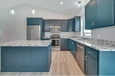 905 W 2nd Street, Rush City, MN 55069 - Photo 5