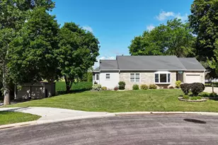 622 Woodcrest Ave, Worthington, MN 56187 - Photo 1