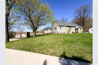 622 Woodcrest Avenue, Worthington, MN 56187 - Photo 3