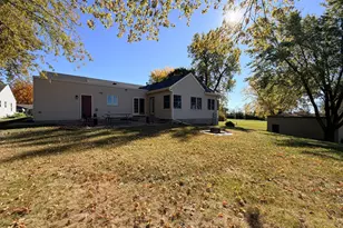 622 Woodcrest Ave, Worthington, MN 56187 - Photo 41