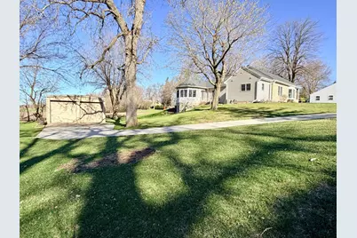 622 Woodcrest Avenue, Worthington, MN 56187 - Photo 5