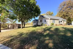 622 Woodcrest Ave, Worthington, MN 56187 - Photo 3