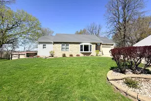 622 Woodcrest Ave, Worthington, MN 56187 - Photo 3