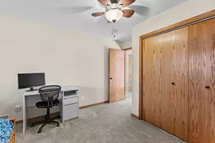 9425 Barrington Rd, Woodbury, MN 55125 - Photo 21