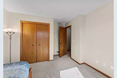 9425 Barrington Road, Woodbury, MN 55125 - Photo 15