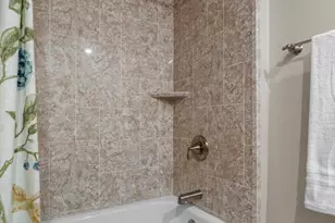 9425 Barrington Rd, Woodbury, MN 55125 - Photo 17