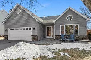 9425 Barrington Rd, Woodbury, MN 55125 - Photo 31