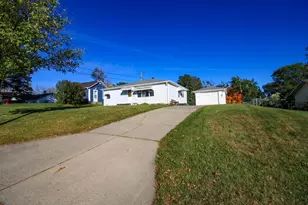 1212 N Marien St, Fergus Falls, MN 56537 - Photo 1
