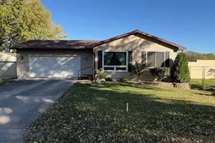 1200 Crestview Rd, Albert Lea, MN 56007 - Photo 1