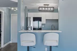 66 9th St E, Saint Paul, MN 55101 - Photo 9