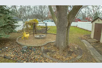 1318 6th Street SW, Willmar, MN 56201 - Photo 3