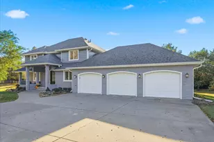 786 Harlar Cir, Hudson, WI 54016 - Photo 3