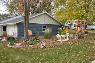 138 Ridge Rd, Morris, MN 56267 - Photo 3