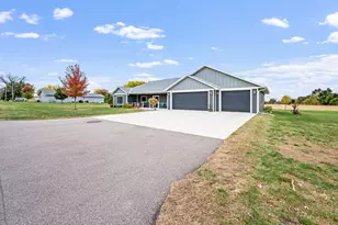 305 Harrison St, Welcome, MN 56181 - Photo 3