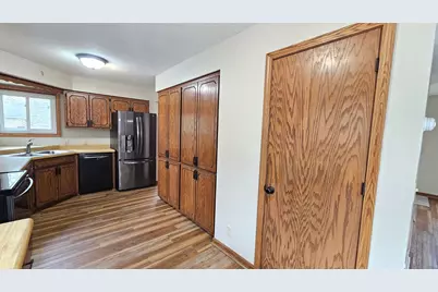 424 E 2nd Street, Litchfield, MN 55355 - Photo 9