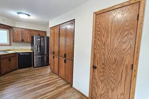 424 E 2nd St, Litchfield, MN 55355 - Photo 9