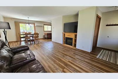 424 E 2nd Street, Litchfield, MN 55355 - Photo 5