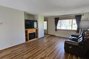 424 E 2nd St, Litchfield, MN 55355 - Photo 3