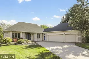 682 Huntington Ct S, Maplewood, MN 55119 - Photo 1