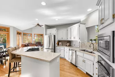 7004 Howard Lane, Eden Prairie, MN 55346 - Photo 5