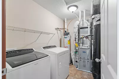 1952 Commonwealth Boulevard #4, Chanhassen, MN 55317 - Photo 31