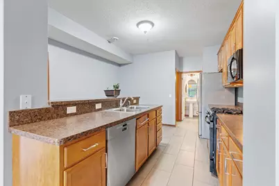 1952 Commonwealth Boulevard #4, Chanhassen, MN 55317 - Photo 13