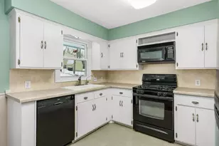 2710 Magnolia Ln N, Plymouth, MN 55441 - Photo 9