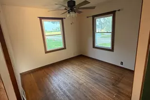 523 E 11th St, Gibbon, MN 55335 - Photo 9