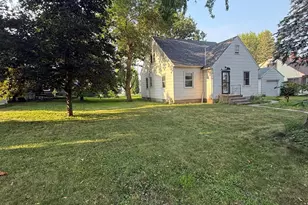 523 E 11th St, Gibbon, MN 55335 - Photo 1