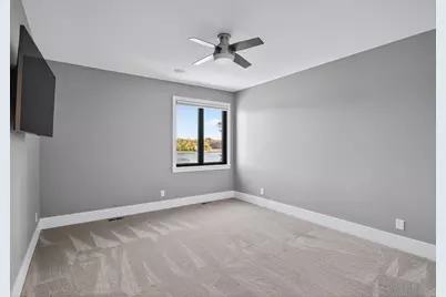 525 Smithtown Court, Excelsior, MN 55331 - Photo 63