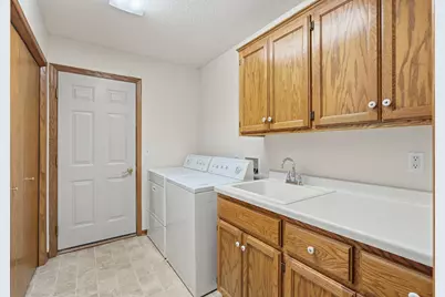 174 Wedgewood Drive, Mahtomedi, MN 55115 - Photo 17