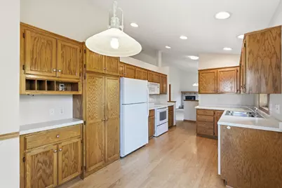 174 Wedgewood Drive, Mahtomedi, MN 55115 - Photo 7