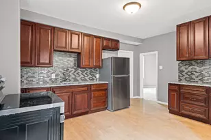 137 Cayuga St, Saint Paul, MN 55117 - Photo 11