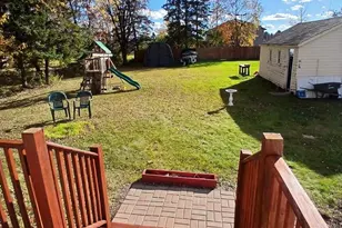 1504 E 39th St, Hibbing, MN 55746 - Photo 15