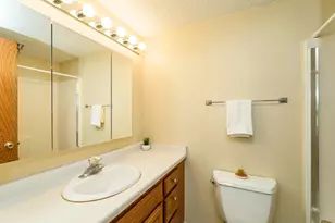 220 Broadway Ave S, Rochester, MN 55904 - Photo 15