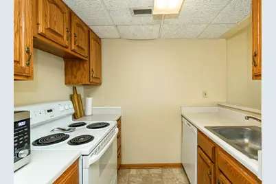 220 Broadway Avenue S #1112, Rochester, MN 55904 - Photo 9